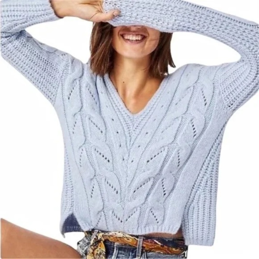 Anthropologie Ramona Cable Knit Soft Chunky V-Neck sweater (like new)